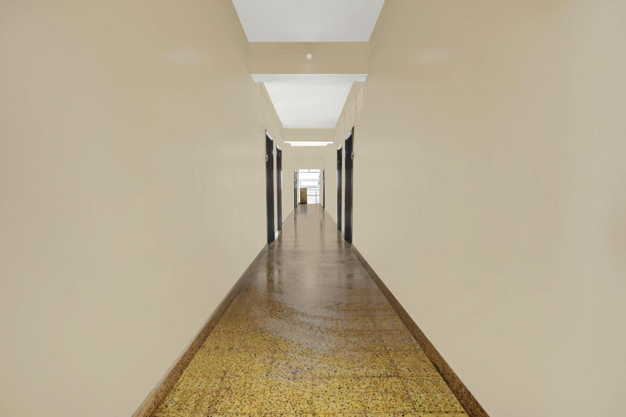 Spot On Shree Ram Residency Hotel Hubli Exterior foto